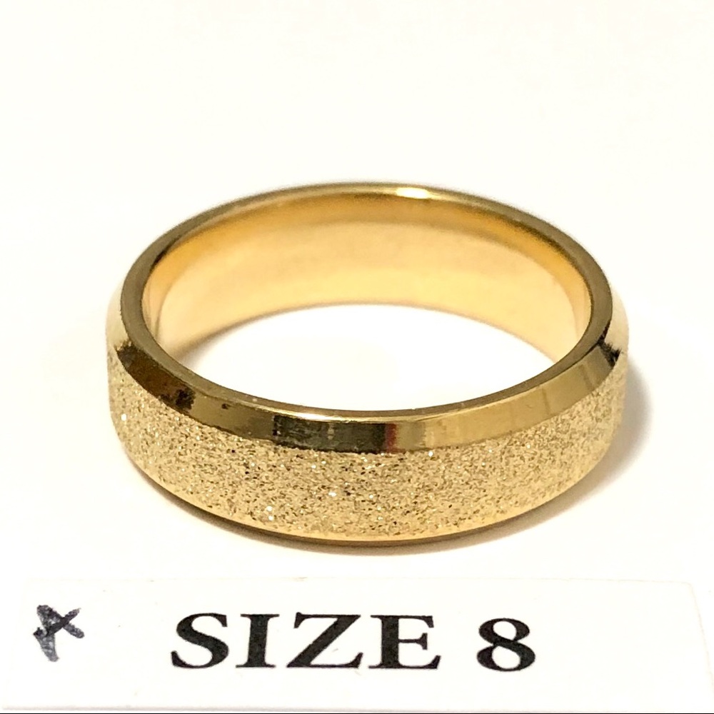 Men’s / Women’s Frosted Gold Tone Ring, Size 8